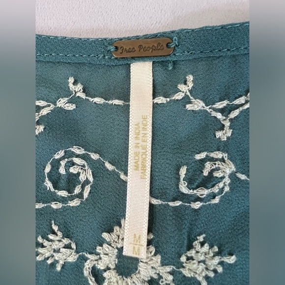 Free People Beautiful Teal Green Embroidered Boho Bell Sleeve Crop Blouse Medium - Picture 7 of 10